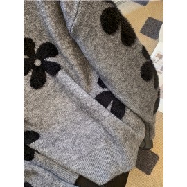 [Elegant Floral Sweater] Plus Size Women's Elegant Floral Sweater | Loose Fit Long Sleeve Pullover with Dark Floral Pattern, Soft Texture Top for Everyday & Formal Outfits - Stylish Knitwear, Seasonal Wardrobe, Breathable Material, Office Wear